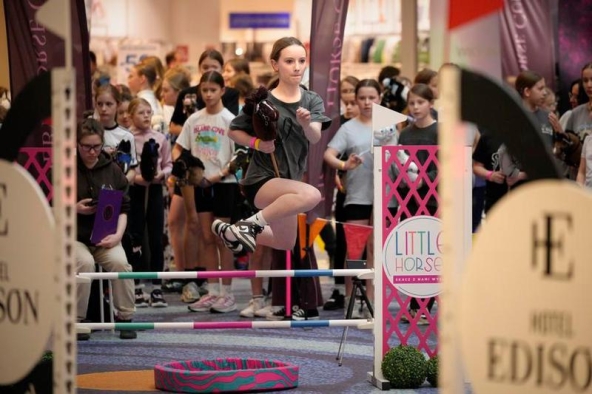 Menengok Kompetisi Hobby Horsing di Warsawa, Polandia