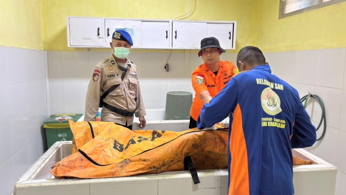 SAR Gabungan Evakuasi Mayat di Laut Cilacap