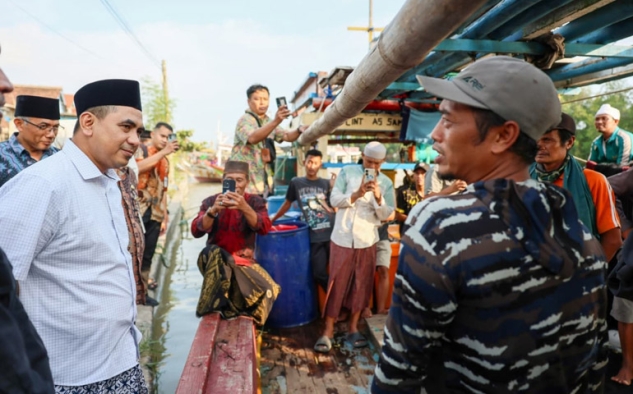 Tinjau Kampung Nelayan Bonang Demak yang Terdampak Air Pasang, Wagub Jateng Tegaskan Komitmen Pemprov Atasi Rob