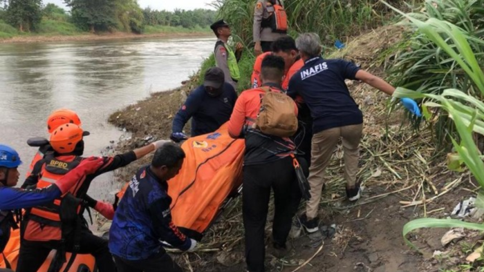 Mayat Diduga Pemilik Motor di Jembatan Ngrame Mojokerto Ditemukan di Sungai Brantas