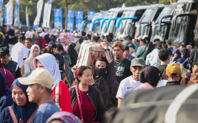 Gubernur Luthfi Lepas 325 Armada Bus Mudik Gratis ke 35 Kabupaten/Kota di Jateng