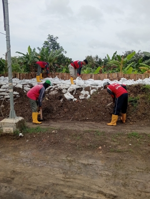 Respons Dampak Hujan Ekstrem di Wilayah Tembalang, Pemkot Semarang Gerak Cepat Perkuat Tanggul Kali Babon