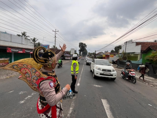 Satlantas Polres Purbalingga Gelar Wayang Sedulur Mudik dan Kopi Jaga Dalan di Bojongsari