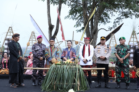 Sinergi Mahakarya dan Sesaji Rewanda: Cara Pemkot Semarang Memuliakan Tradisi di Goa Kreo