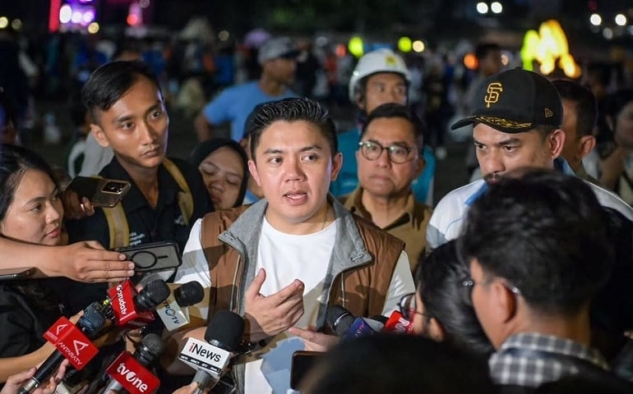 Antusiasme Masyarakat Tinggi, Seskab Teddy Sebut Bazar Rakyat di Monas Dihadiri Ratusan Ribu Orang