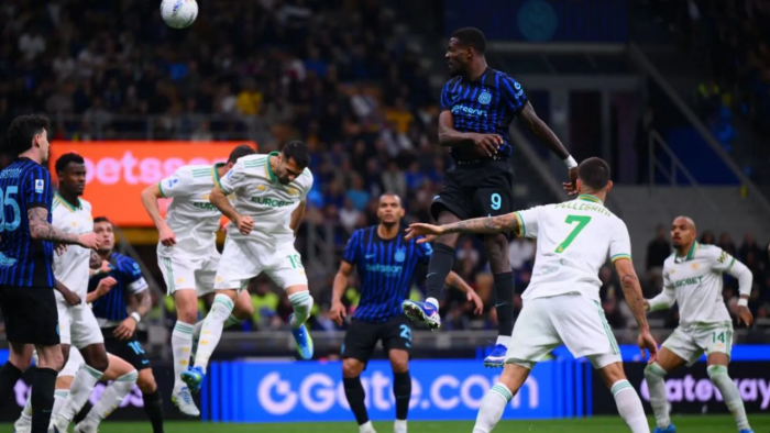 Inter Milan Perkasa, Hajar AS Roma 5-2 dan Kukuh di Puncak Klasemen