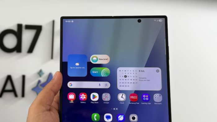 Produksi iPhone Lipat Apple Dikabarkan Mundur, Peluncuran Terancam Terbatas