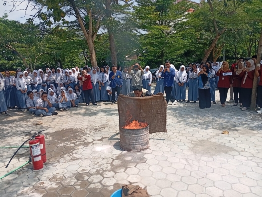 Satuan Pendidikan Aman Bencana Langkah Strategis Mengubah Peran Sekolah Penanggulangan Bencana