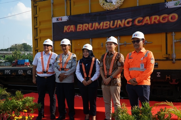 KAI Daop 4 Semarang Resmikan Perjalanan Perdana KA Brumbung Cargo