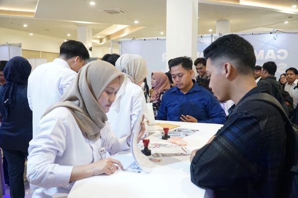 KAI Daop 4 Semarang Catat Tingginya Pelamar di Job Fair Undip
