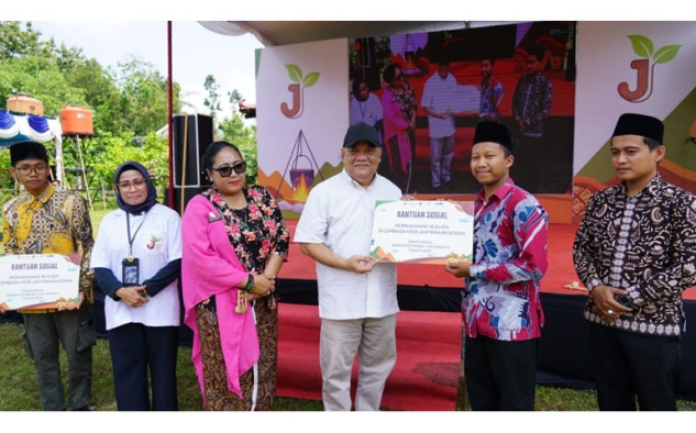 Tingkatkan Kualitas Layanan, Pemkab Tegal Uji Coba Digitalisasi Bantuan Sosial untuk Tingkatkan Efisiensi dan Transparansi