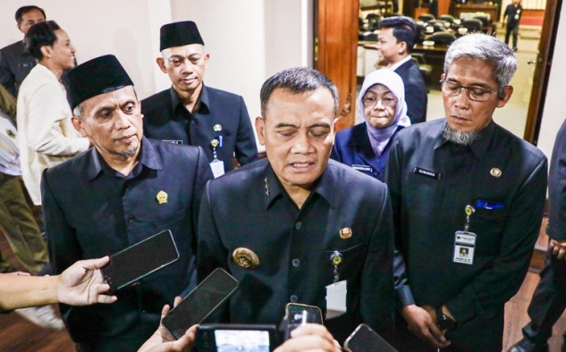 Gubernur Jateng Kaji Penerapan Pajak Kendaraan Listrik