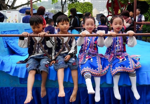 Ribuan Anak Kembar Ramaikan Festival Unik di China, Jadi Sorotan Dunia