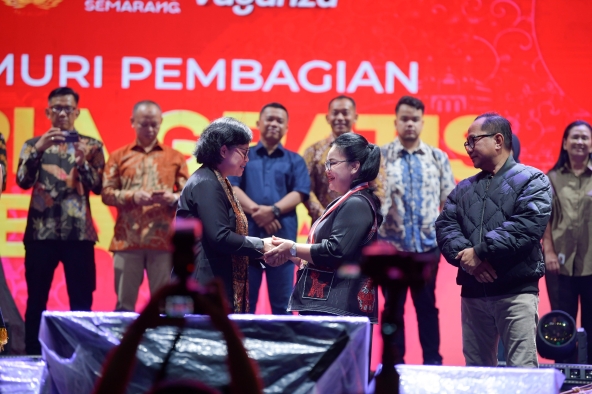 Pemkot Semarang Pecahkan Rekor Dunia MURI, 10.052 Lumpia Gratis Dibagikan di Hari Jadi ke-479