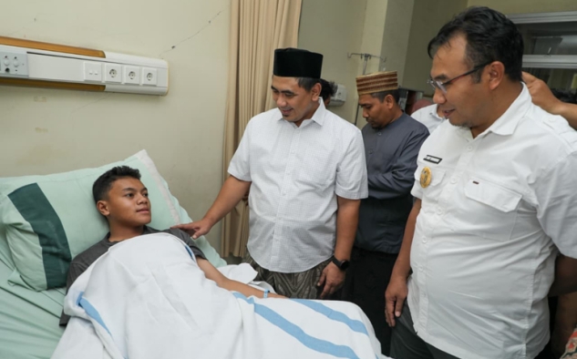Wagub Jateng Jenguk Korban Atap Kelas Roboh di Sragen