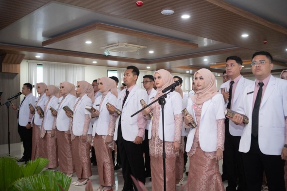 Unwahas Semarang Ambil Sumpah 29 Dokter Baru