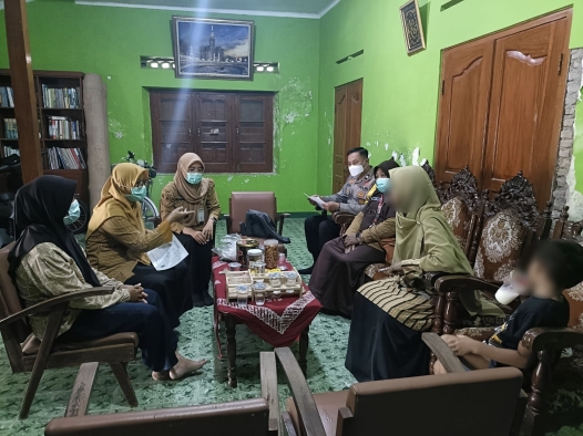 Bhabinkamtibmas dan Puskesmas Klaten Selatan Laksanakan Tracing TB di Desa Trunuh