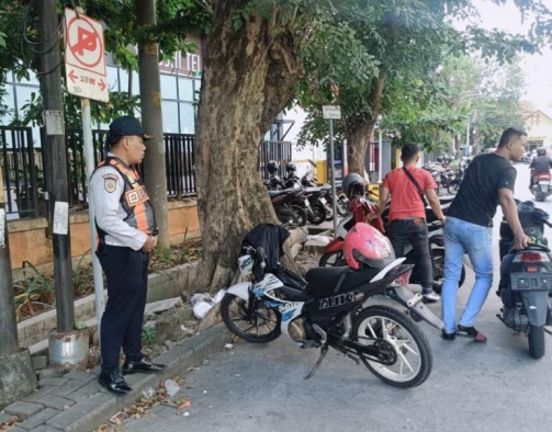 Dishub Kota Semarang Tertibkan Kendaraan yang Parkir di Samping DP Mall