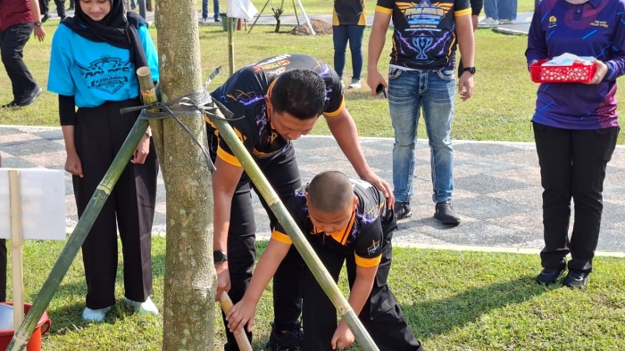 Gerakan Penanaman Pohon Warnai Pembukaan Kapolda Jateng Cup 2026 di Karanganyar