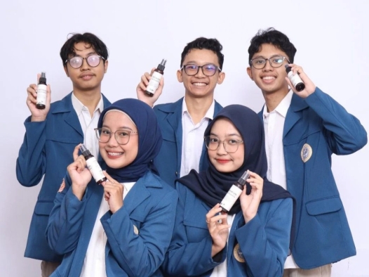 Mahasiswa UNAIR Ciptakan Deorans, Deodoran Tawas Lokal untuk Kulit Sensitif dan Ramah Lingkungan