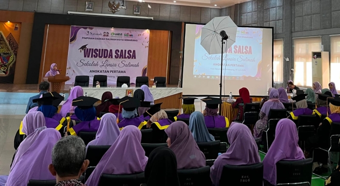 Pemkot Semarang Bangga Sekolah Lansia Salimah Cetak 22 Lulusan: Wujud Pendidikan Sepanjang Hayat