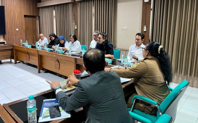 Pemkab Gunungkidul Gandeng UGM, Rumuskan Solusi Ilmiah Atasi Konflik Manusia-Monyet Ekor Panjang