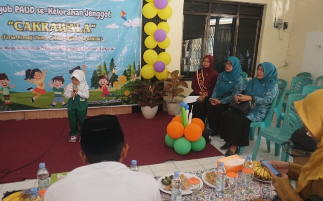 Peringati Hari Anak Nasional, 36 Peserta PAUD se-Kelurahan Jenggot Unjuk Bakat di Ajang Guyub PAUD