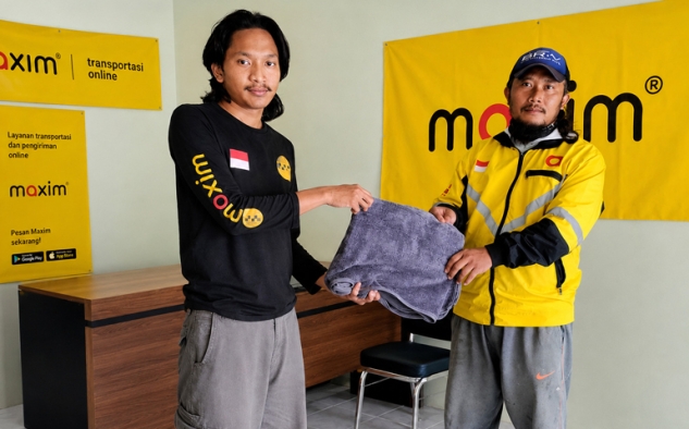 Enam Mitra Pengemudi Maxim Brebes Raih Penghargaan Best Driver of the Month