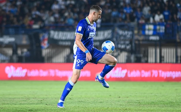 Balsa Sekulic Terpukau Dukungan Bobotoh, Siap Cetak Gol untuk Persib Bandung
