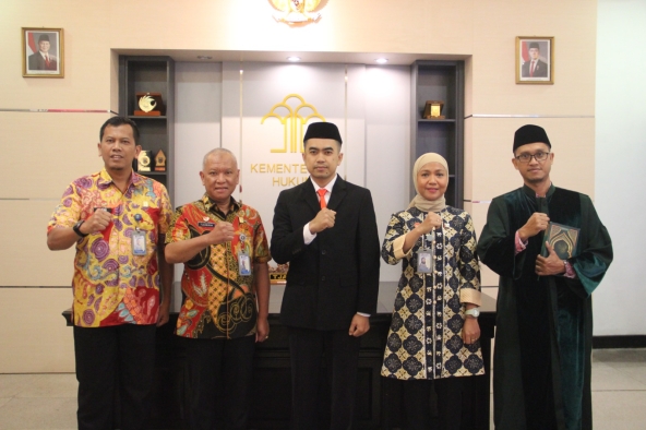 Kemenkum Jateng Ambil Sumpah Jabatan Notaris Pengganti Kabupaten Cilacap