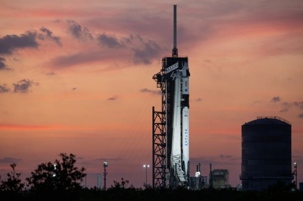 Roket Bekas SpaceX Diperkirakan Hantam Bulan, NASA Pastikan Tidak Mengancam Bumi