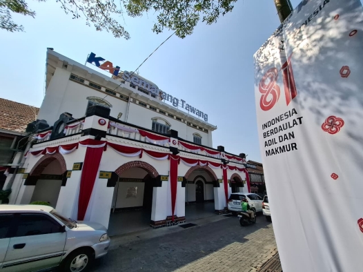 Semarak HUT ke-81 Kemerdekaan RI, Stasiun KAI Daop 4 Semarang Hadirkan Nuansa Merah Putih