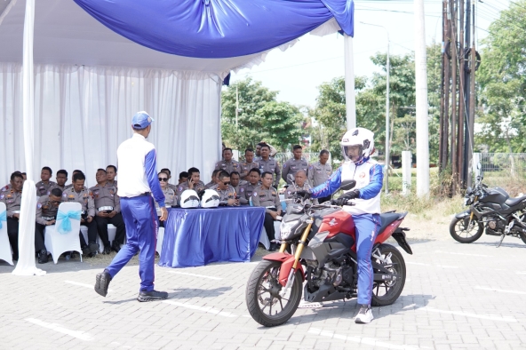 Astra Motor Jateng Berbagi Edukasi Safety Riding ke Polisi Lalu Lintas