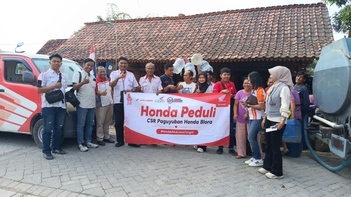 Paguyuban Dealer Motor Honda Salurkan Bantuan Air Bersih bagi Warga Terdampak Kekeringan