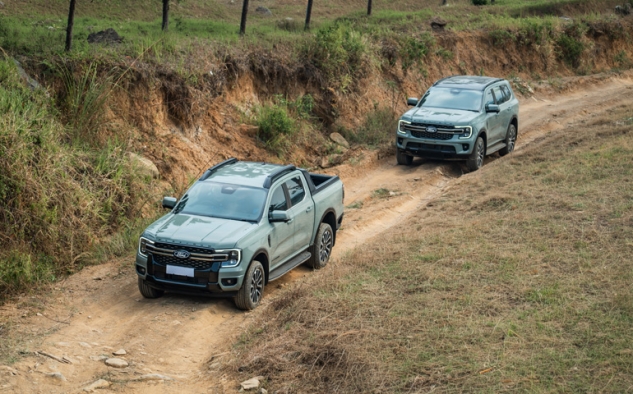 Duo Versi Ford: 2 Karakter, 1 Mesin Namun Beda Cerita
